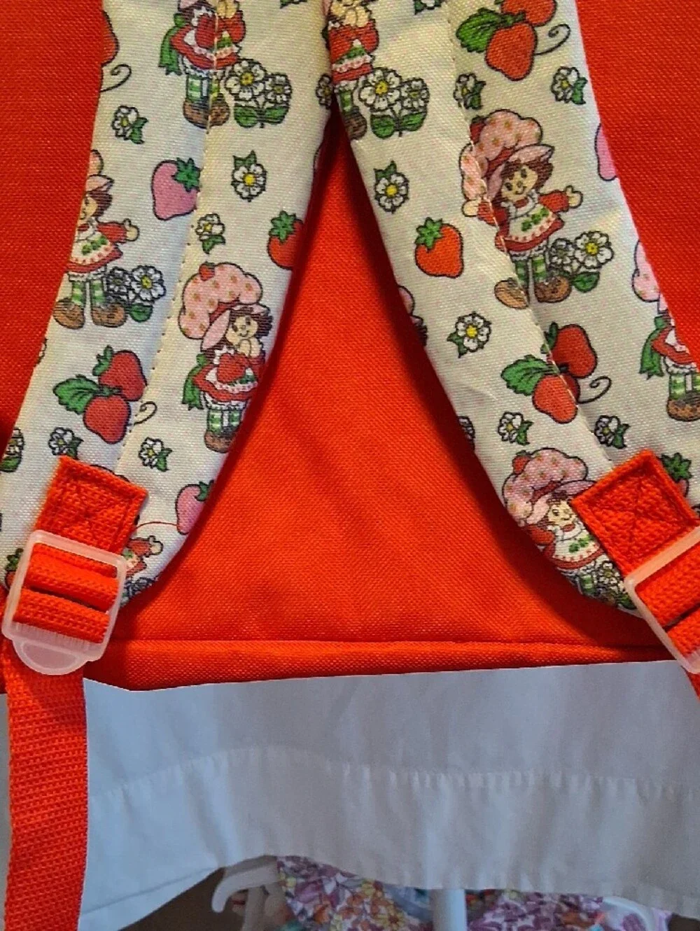 New📚✏️🖍🖍🖍🖍Kids Strawberry Character Backpack with Bright Red,Green Accents.